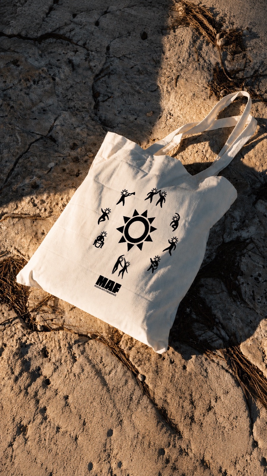 MAF 2026: la shopper con il sole e i pupi (mockup)